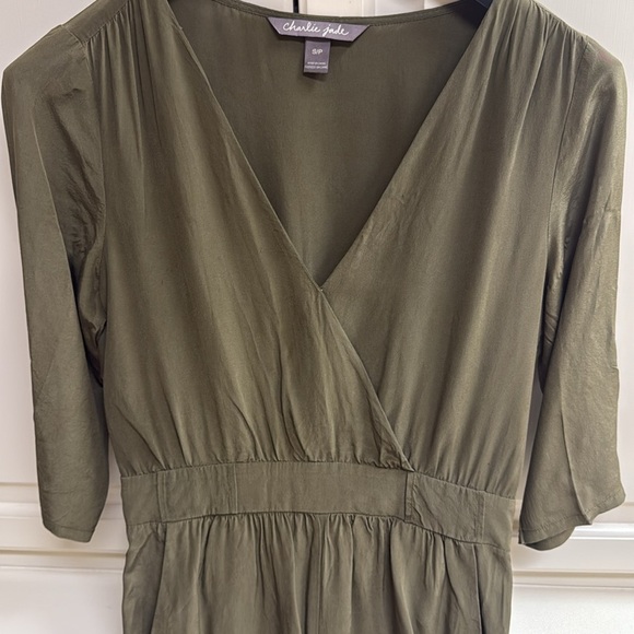Charlie Jade Olive Green 100% Silk Romper Roll Up Sleeves & Hems Sz S - Picture 5 of 11